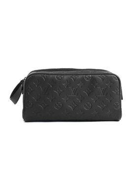 Louis Vuitton Clutch Dopp